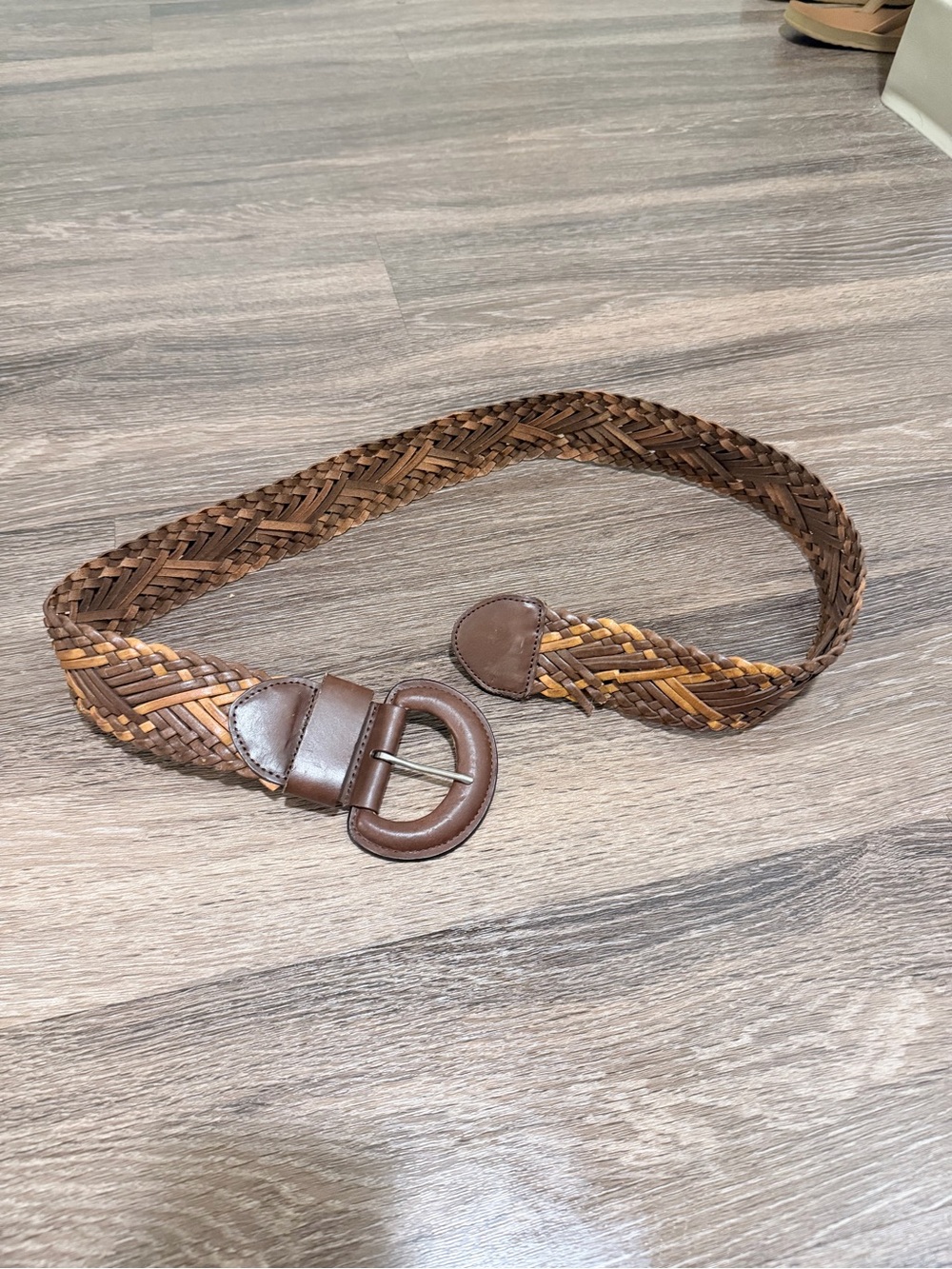 Braided Leather Stretch Belt in Brown Rones
